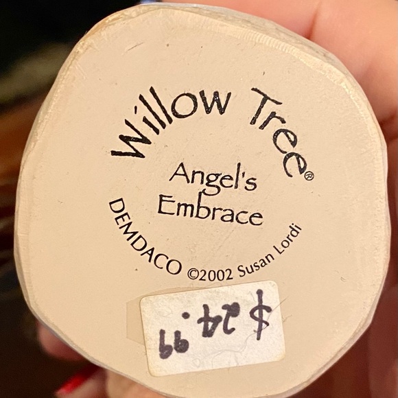 SOLD 🏷 EUC Willow Tree Angel’s Embrace figurine - Picture 5 of 6